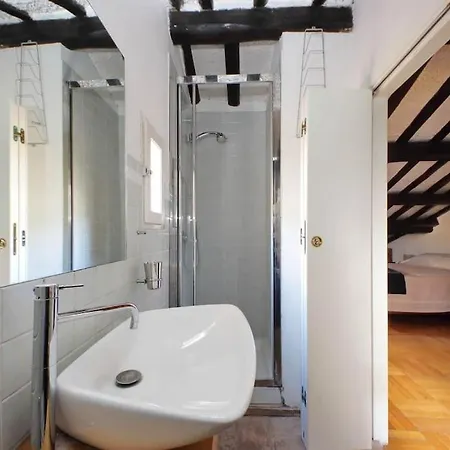 Monserrato2 דירה *