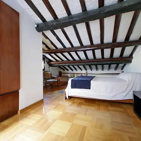 Apartment Monserrato2 *