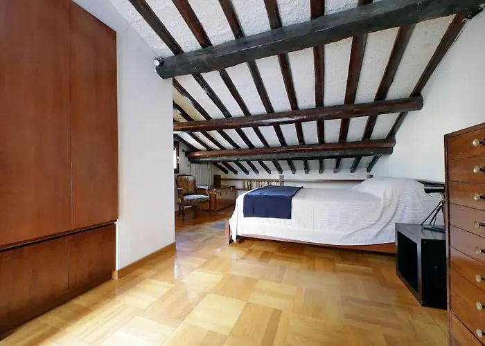 Apartment Monserrato2 *